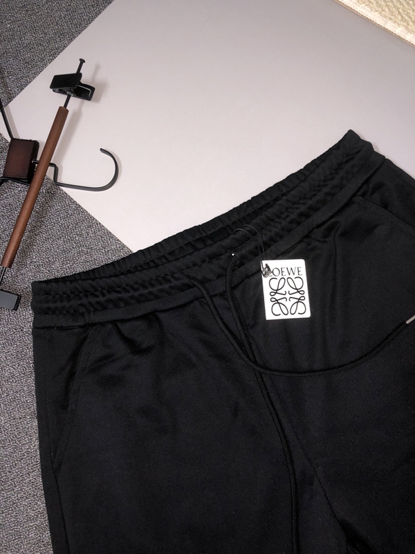 ブランドハーフパンツ背面デザイン